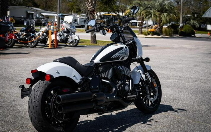 2024 Indian Motorcycle® Sport Chief Ghost White Metallic Smoke