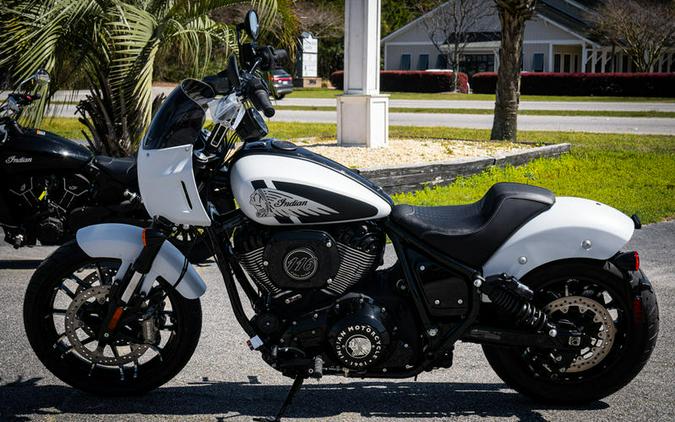 2024 Indian Motorcycle® Sport Chief Ghost White Metallic Smoke