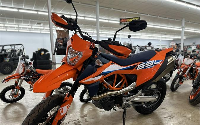 2024 KTM 690 SMC R