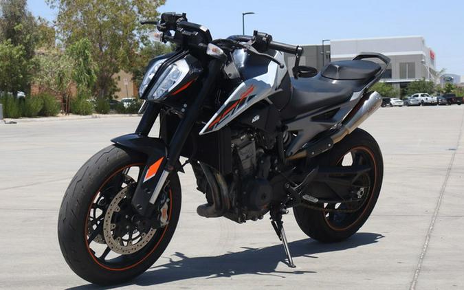 2023 KTM Duke 790