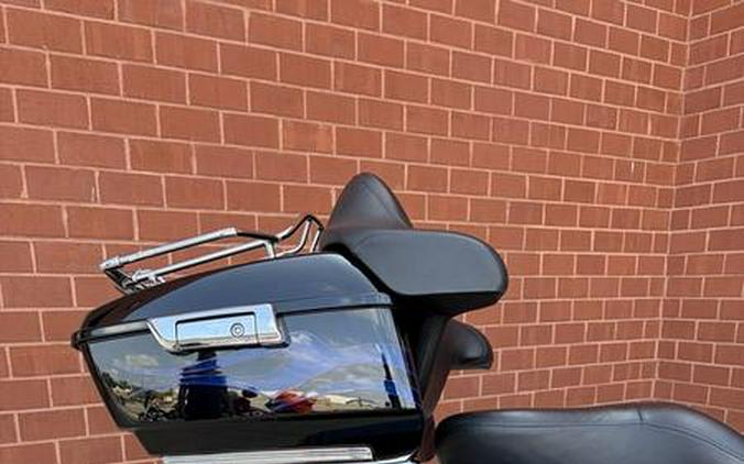 2016 Harley-Davidson® FLHXSE - CVO™ Street Glide®