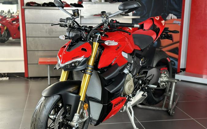 2024 Ducati STREETFIGHTER V4 S