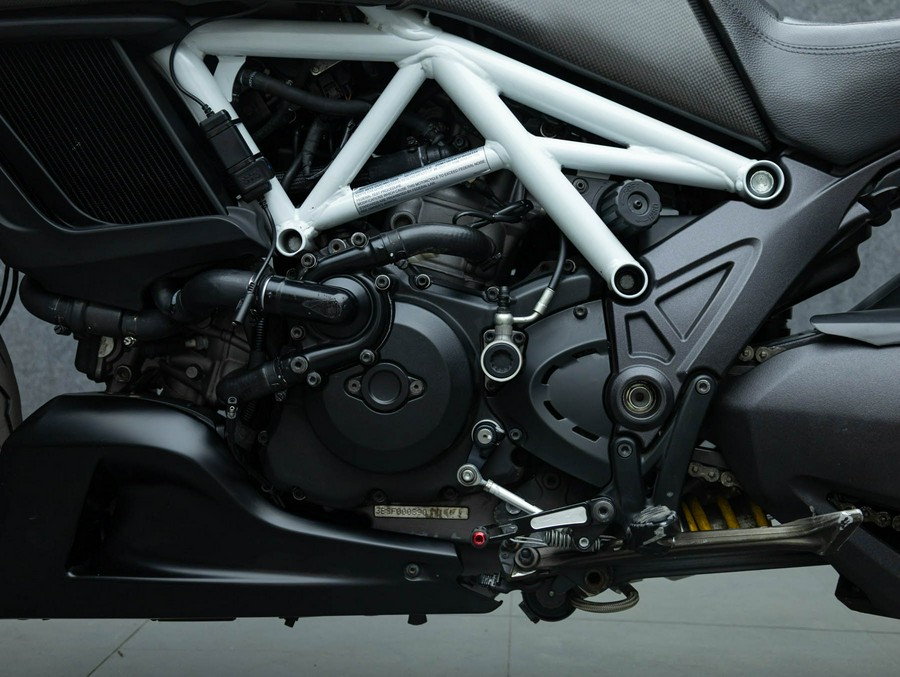 2015 DUCATI DIAVEL W/ABS