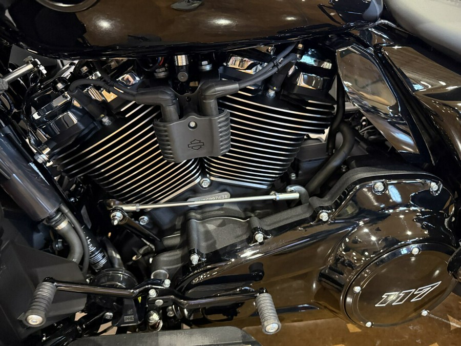 2026 Harley-Davidson® Road Glide Limited FLTRXL 0034631418 Vivid Black