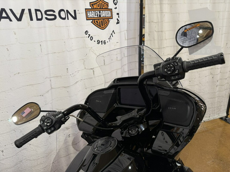 2026 Harley-Davidson® Road Glide Limited FLTRXL 0034631418 Vivid Black