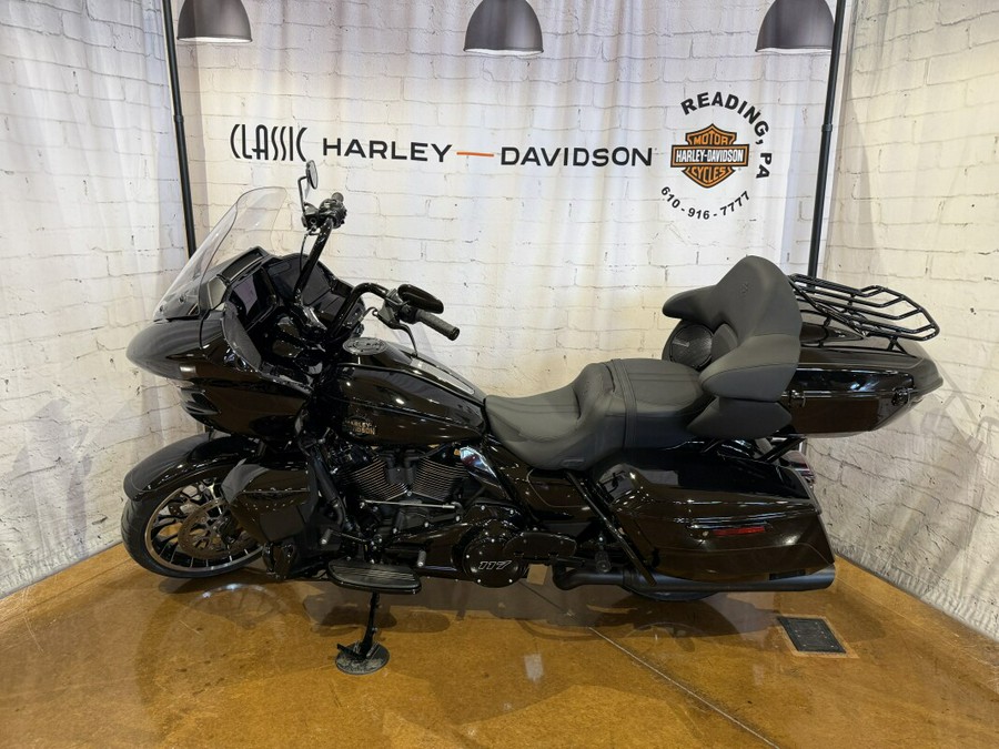 2026 Harley-Davidson® Road Glide Limited FLTRXL 0034631418 Vivid Black