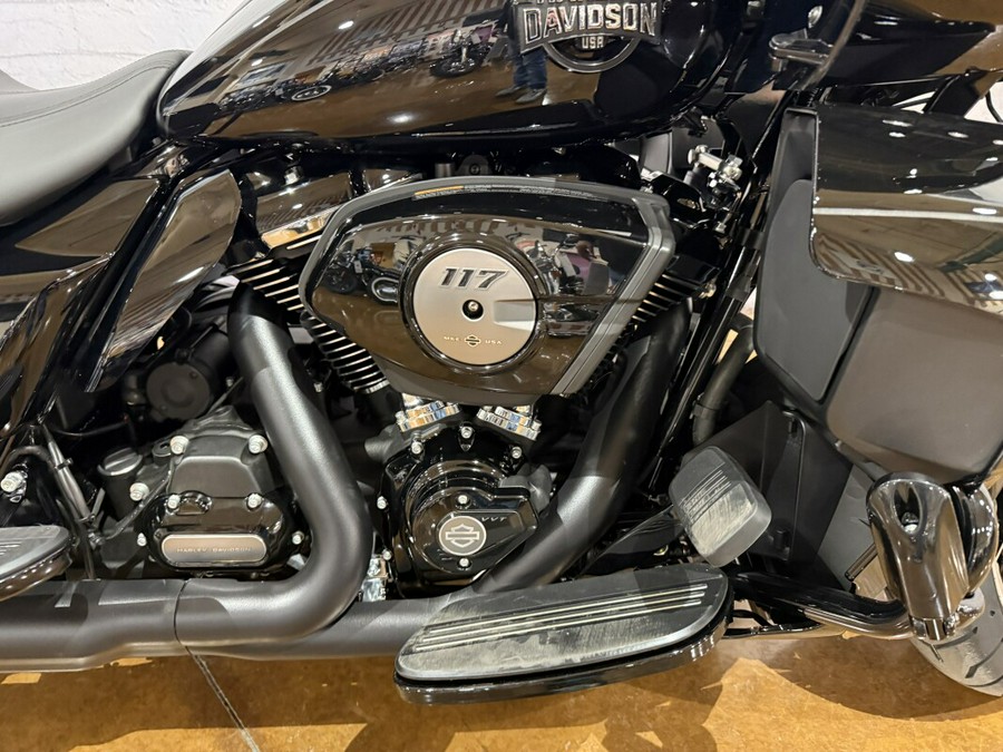 2026 Harley-Davidson® Road Glide Limited FLTRXL 0034631418 Vivid Black