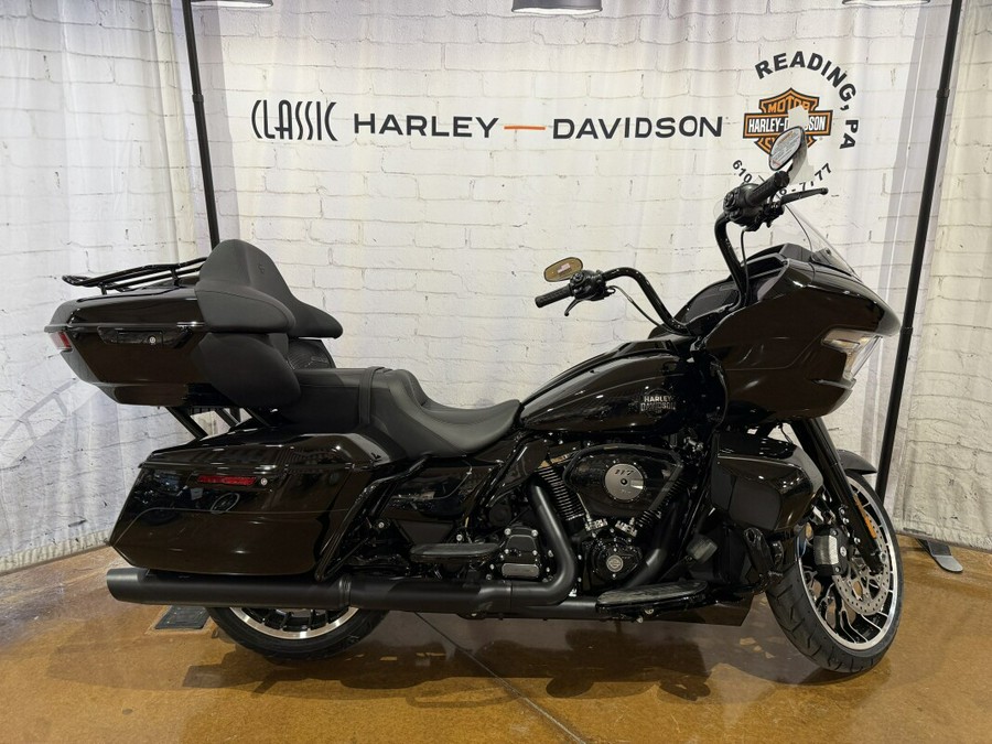 2026 Harley-Davidson® Road Glide Limited FLTRXL 0034631418 Vivid Black