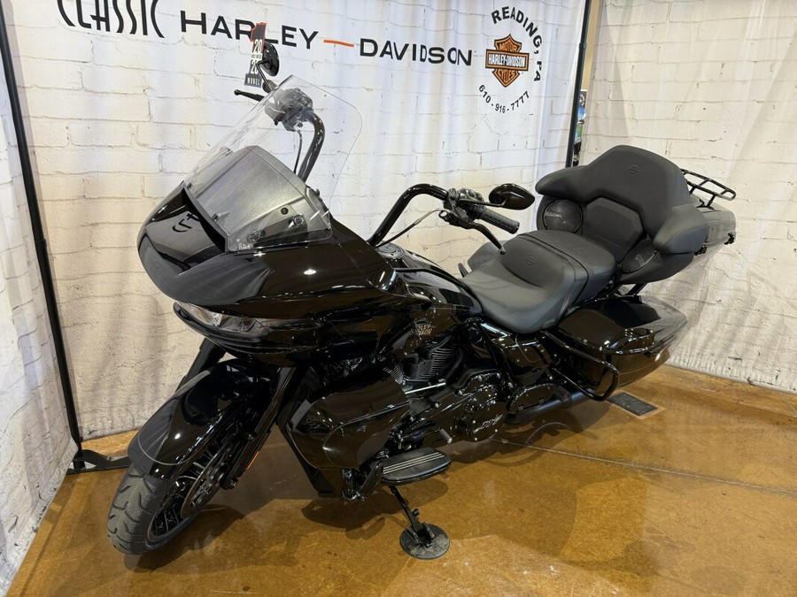2026 Harley-Davidson® Road Glide Limited FLTRXL 0034631418 Vivid Black