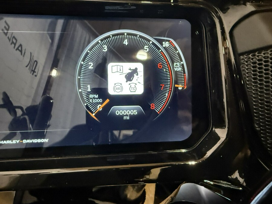 2026 Harley-Davidson® Road Glide Limited FLTRXL 0034631418 Vivid Black