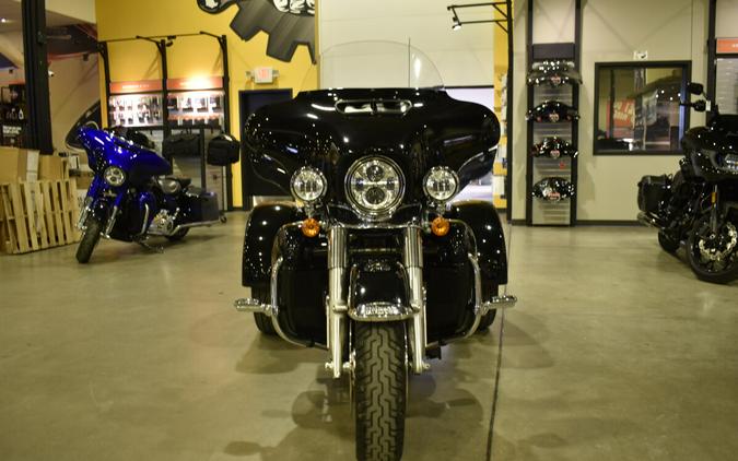 2021 Harley-Davidson Tri Glide Ultra Vivid Black