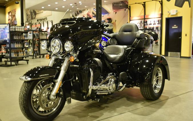 2021 Harley-Davidson Tri Glide Ultra Vivid Black