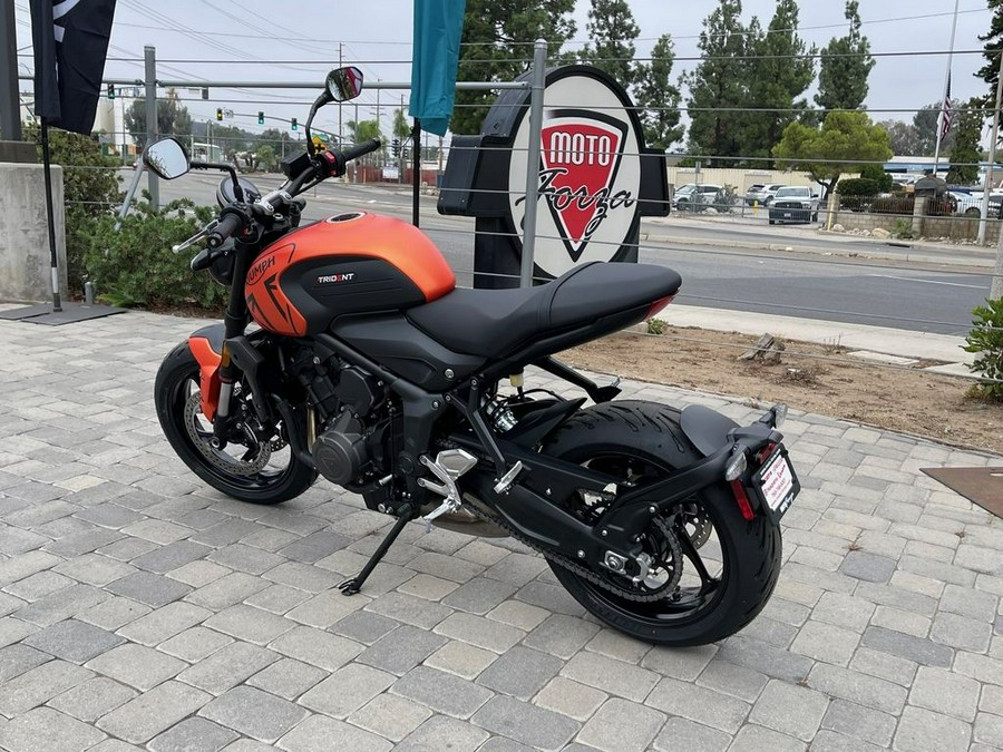 2023 Triumph Trident 660 Matte Baja Orange / Matte Storm Grey