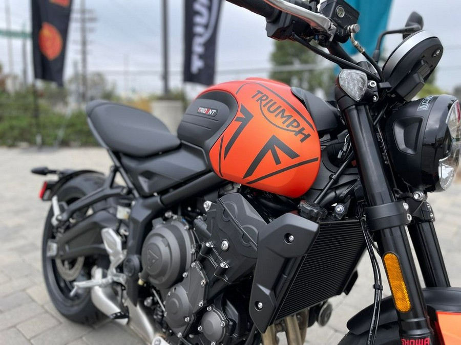 2023 Triumph Trident 660 Matte Baja Orange / Matte Storm Grey