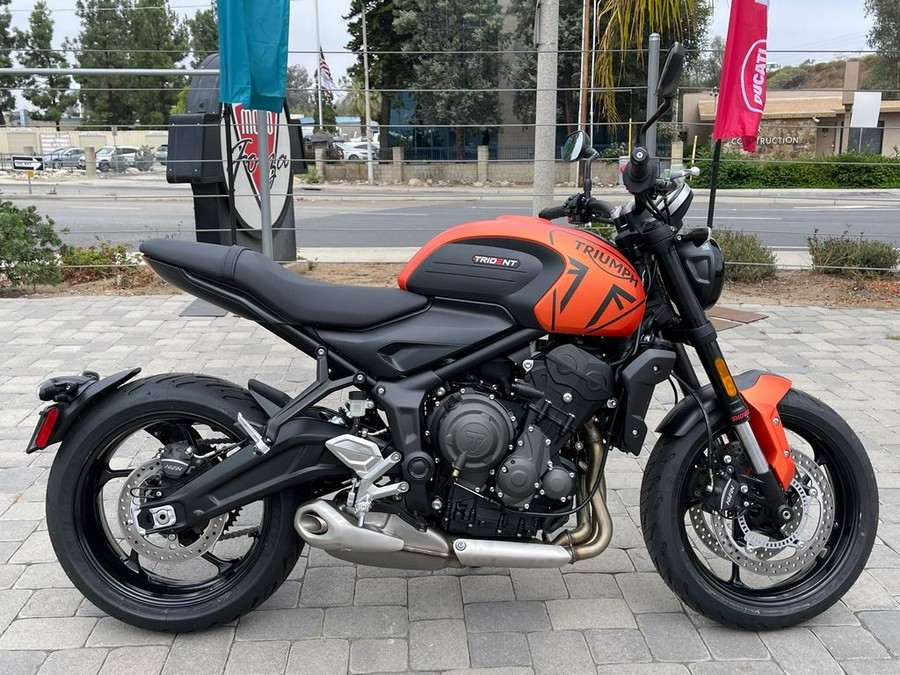 2023 Triumph Trident 660 Matte Baja Orange / Matte Storm Grey