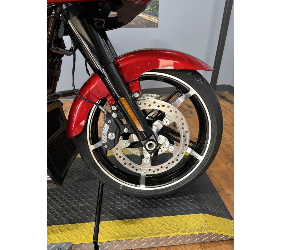 2025 Harley-Davidson® Road Glide™ BRILLIANT RED