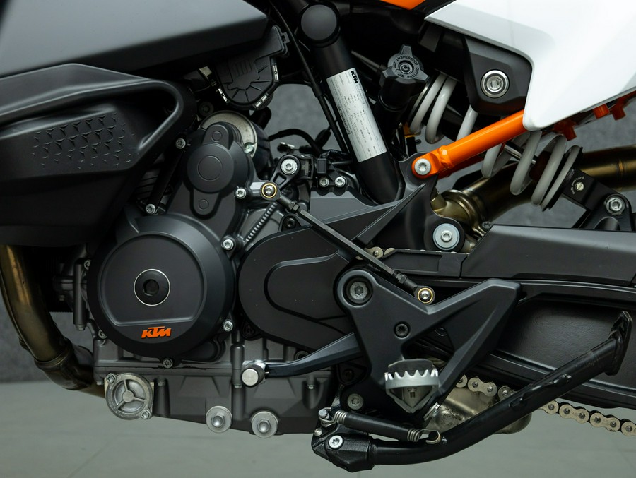2024 KTM 890 SMT W/ABS