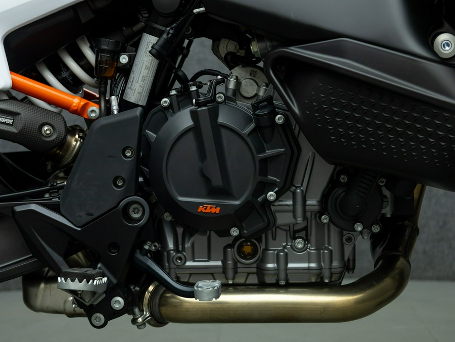 2024 KTM 890 SMT W/ABS