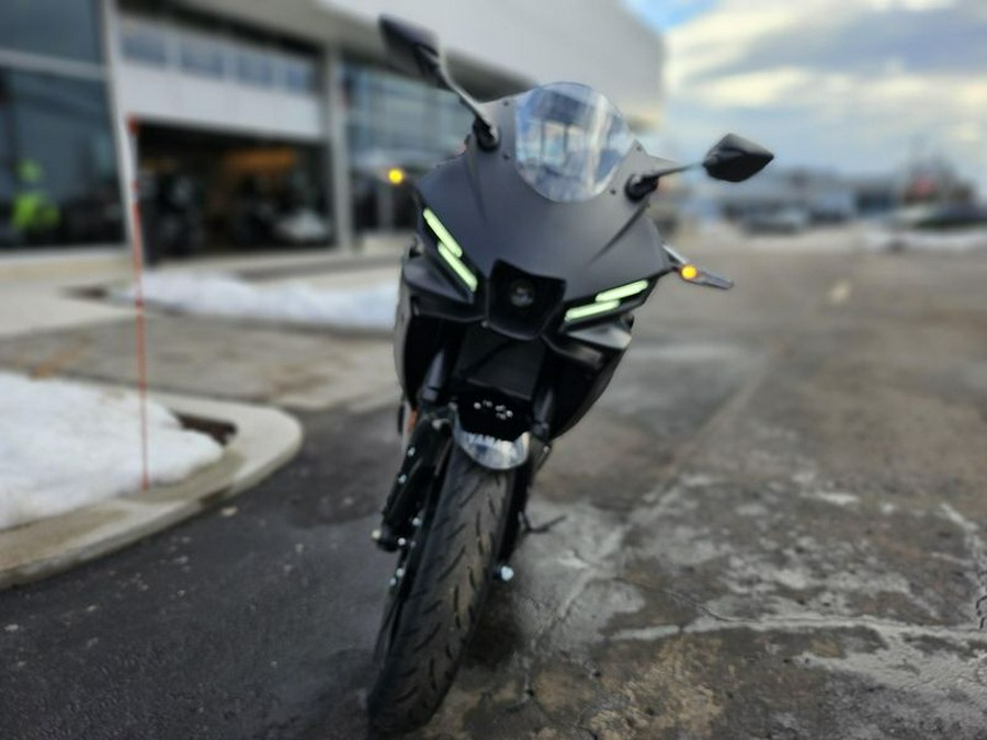 Used 2025 Yamaha YZF-R3