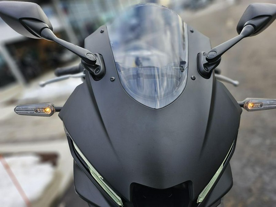 Used 2025 Yamaha YZF-R3