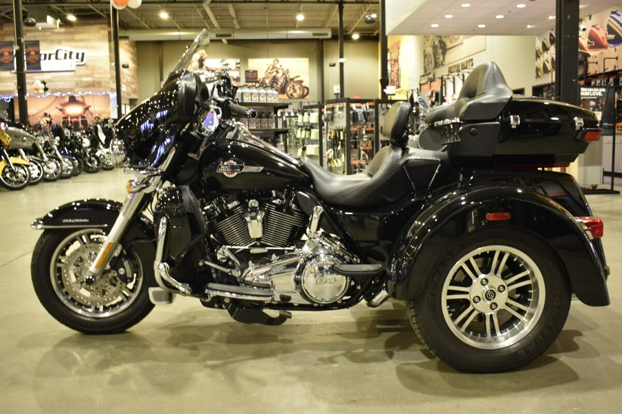 2022 Harley-Davidson Tri Glide Ultra FLHTCUTG