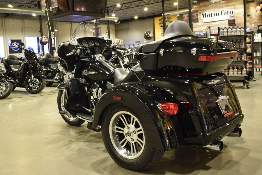 2022 Harley-Davidson Tri Glide Ultra FLHTCUTG