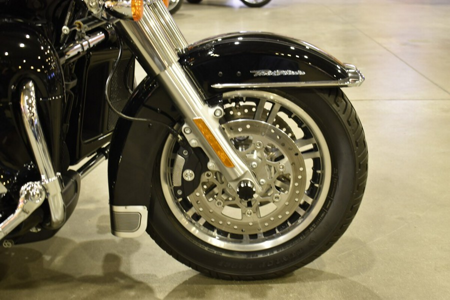 2022 Harley-Davidson Tri Glide Ultra FLHTCUTG
