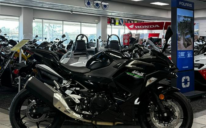 2024 Kawasaki Ninja® 500 Base