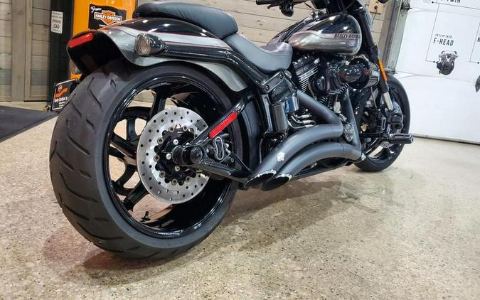 2017 Harley-Davidson® FXSE - CVO™ Pro Street Breakout®