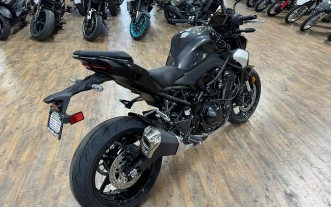 2025 Kawasaki Z900 ABS Metallic Spark Black/Metallic Carbon Gray