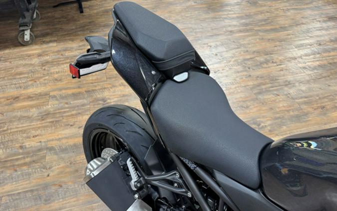 2025 Kawasaki Z900 ABS Metallic Spark Black/Metallic Carbon Gray