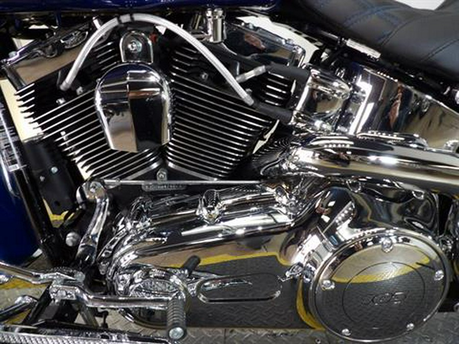 2017 Harley-Davidson Softail® Deluxe