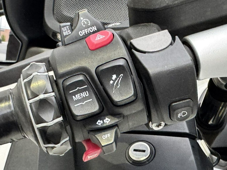 2022 BMW R 1250 RT Alpine White