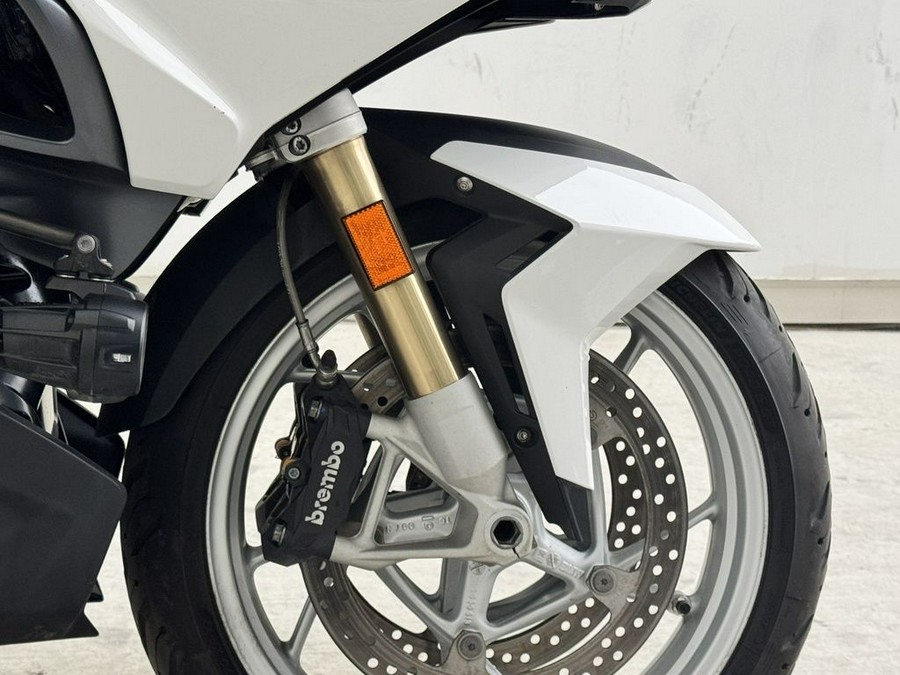 2022 BMW R 1250 RT Alpine White