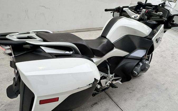 2022 BMW R 1250 RT Alpine White