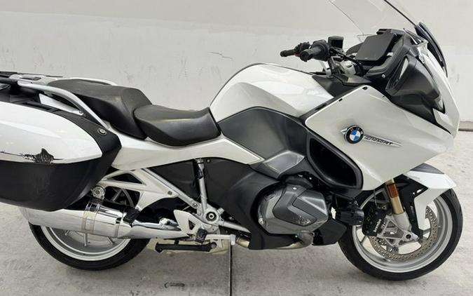2022 BMW R 1250 RT Alpine White