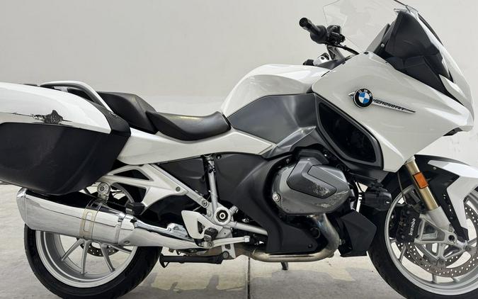 2022 BMW R 1250 RT Alpine White