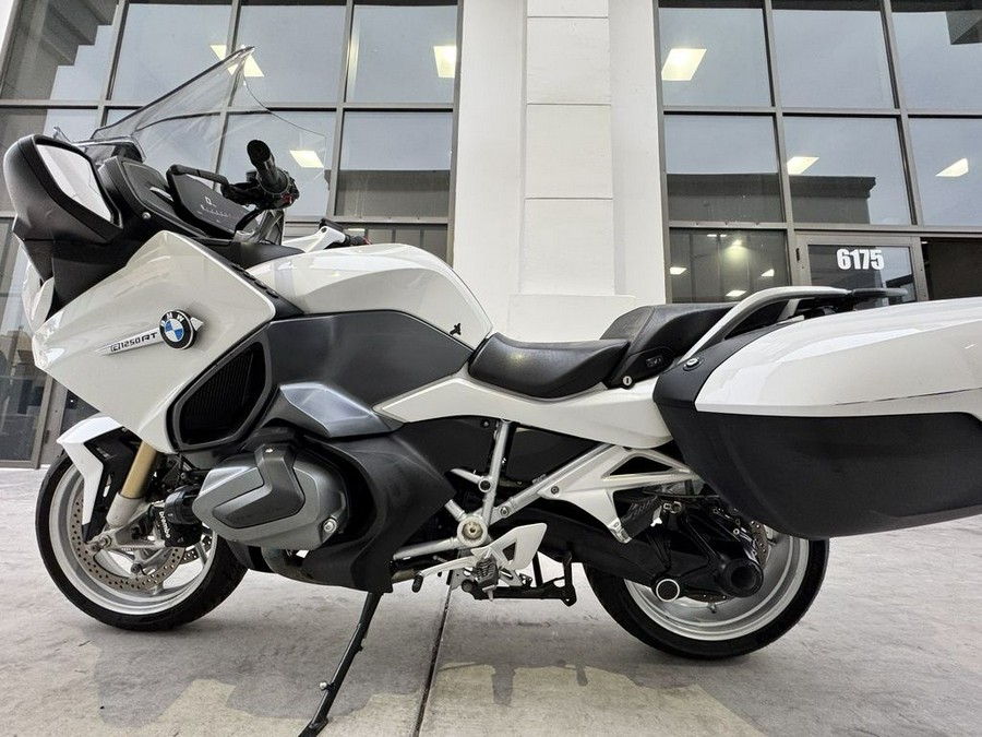 2022 BMW R 1250 RT Alpine White