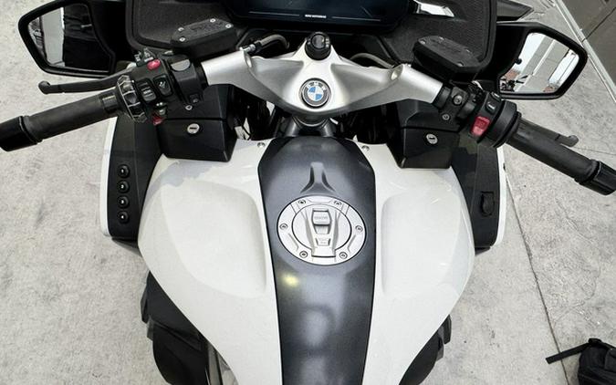 2022 BMW R 1250 RT Alpine White