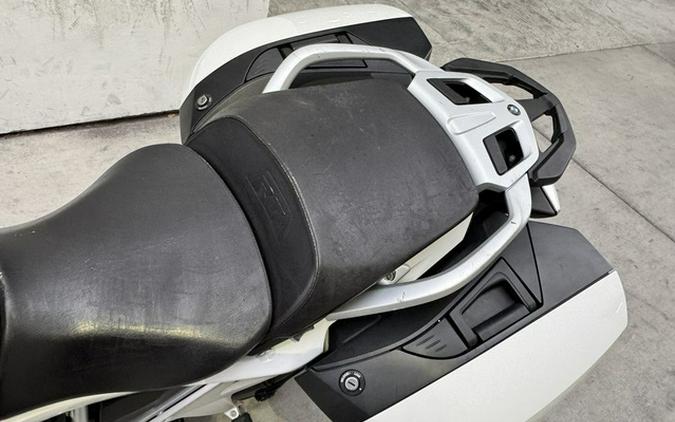 2022 BMW R 1250 RT Alpine White