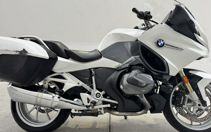 2022 BMW R 1250 RT Alpine White