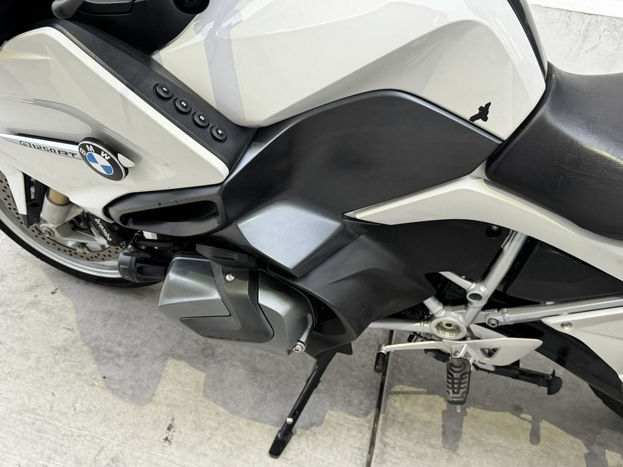 2022 BMW R 1250 RT Alpine White