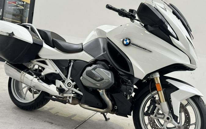2022 BMW R 1250 RT Alpine White