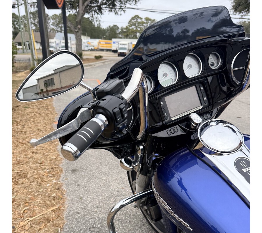 2017 Harley-Davidson® FLHXS Street Glide® Special