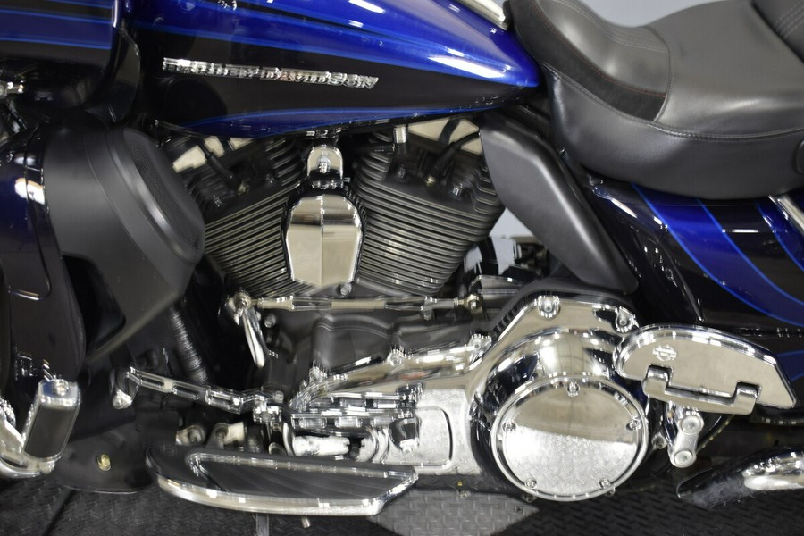 2015 Harley-Davidson CVO Road Glide Ultra FLTRKSE