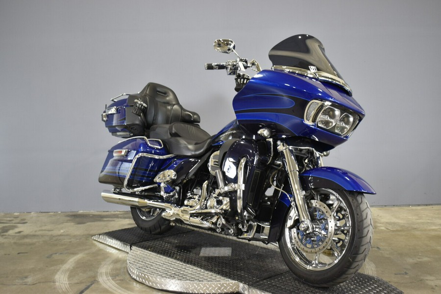 2015 Harley-Davidson CVO Road Glide Ultra FLTRKSE