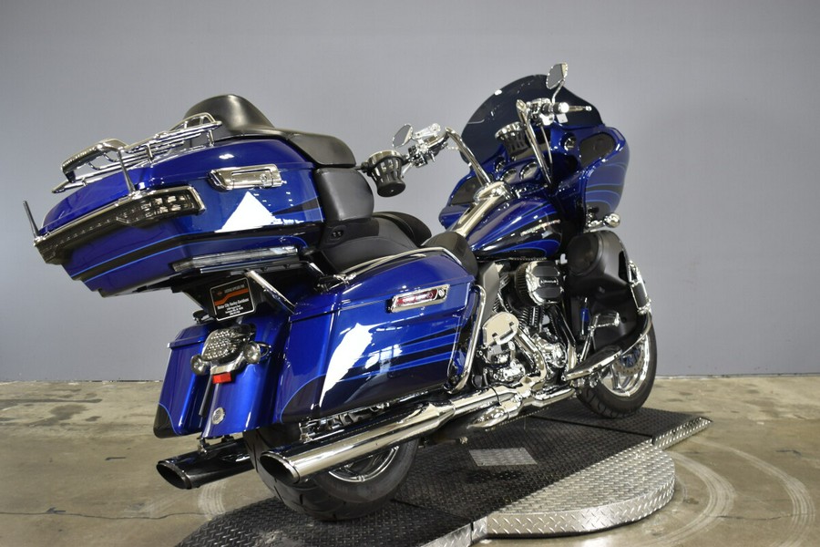 2015 Harley-Davidson CVO Road Glide Ultra FLTRKSE