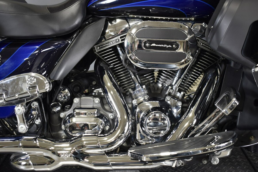 2015 Harley-Davidson CVO Road Glide Ultra FLTRKSE