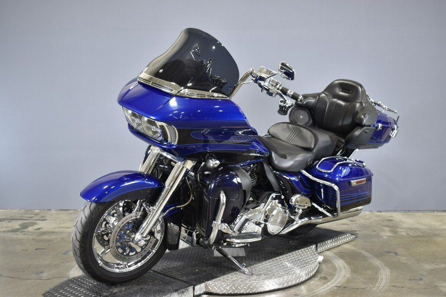 2015 Harley-Davidson CVO Road Glide Ultra FLTRKSE