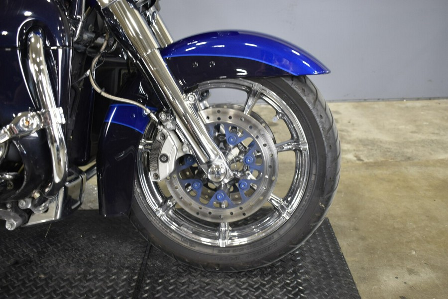 2015 Harley-Davidson CVO Road Glide Ultra FLTRKSE